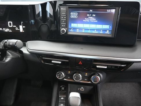Used 2025 Nissan Kicks S AWD/4WD image 28