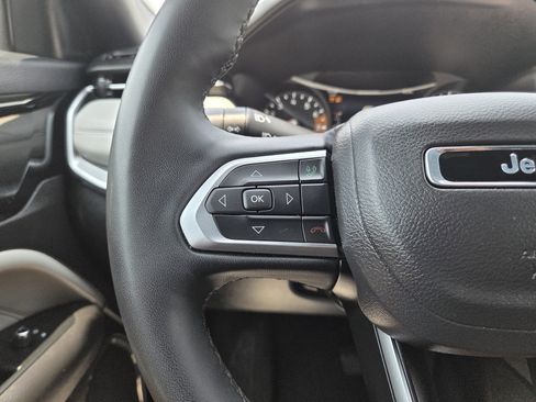 Used 2025 Jeep Compass Limited AWD/4WD image 39