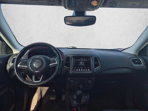 Used 2019 Jeep Compass Trailhawk AWD/4WD image 11
