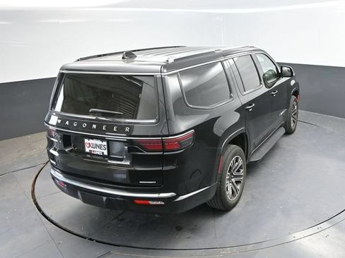 Used 2024 Jeep Wagoneer Series II AWD/4WD image 33