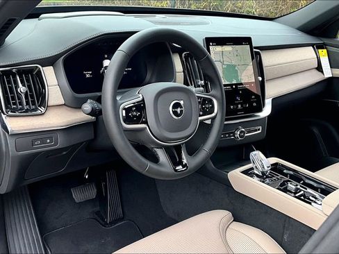 New 2026 Volvo XC90 T8 Ultra w/ Protection Package Premier AWD/4WD image 31