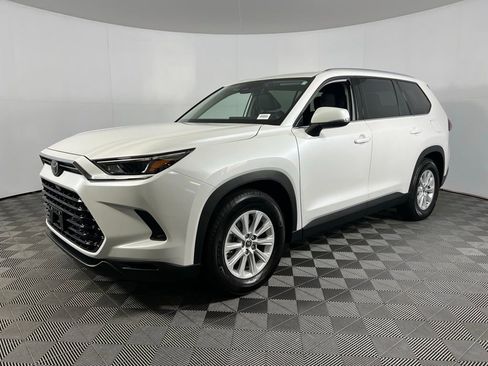 Used 2025 Toyota Grand Highlander FWD image 10