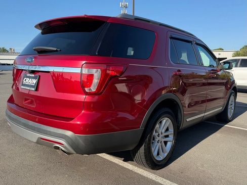 Used 2017 Ford Explorer XLT w/ Equipment Group 202A FWD image 7