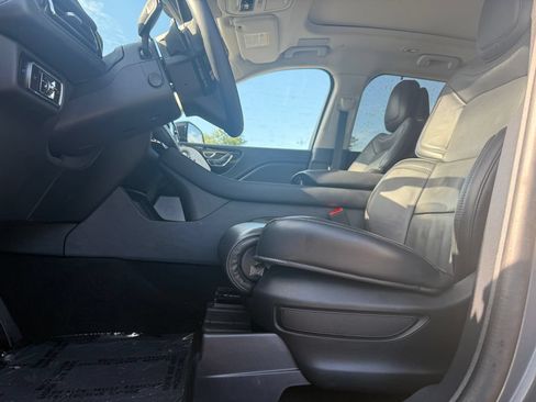 Used 2025 Lincoln Aviator Reserve w/ Equipment Group 201A AWD/4WD image 23