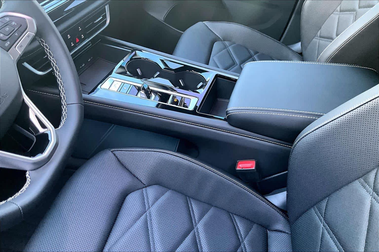 New 2026 Volkswagen Atlas SE FWD image 7