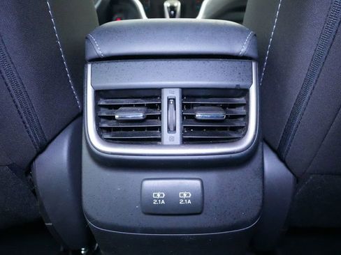 Used 2022 Subaru Outback Premium image 19