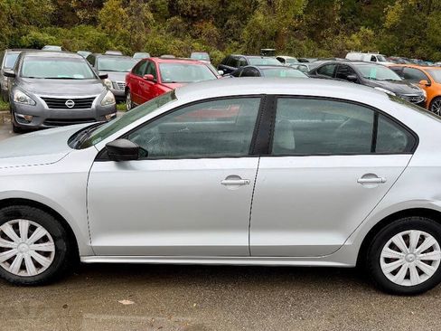 Used 2011 Volkswagen Jetta S FWD image 11