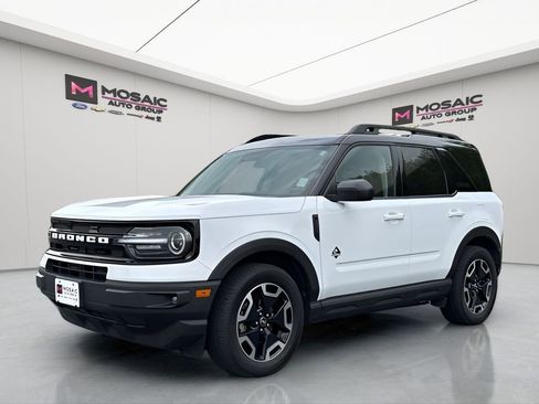 Used 2022 Ford Bronco Sport Outer Banks w/ Tech Package image 4