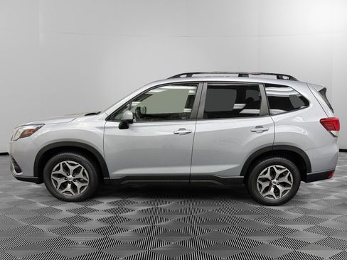 Certified 2022 Subaru Forester Premium image 2