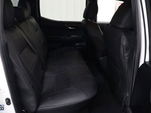 Used 2023 Toyota Tacoma TRD Off-Road w/ Technology Package image 28