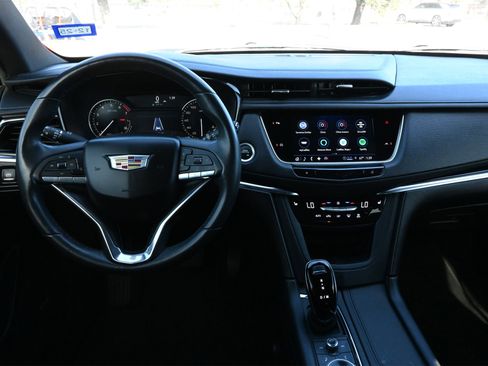 Certified 2023 Cadillac XT6 Luxury image 9