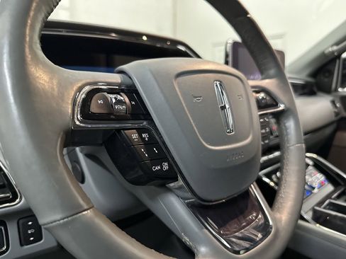 Used 2019 Lincoln Navigator Reserve AWD/4WD image 34