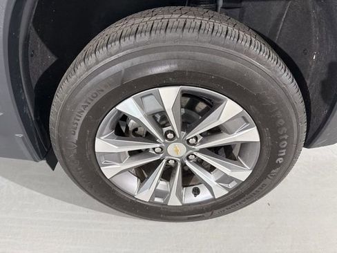 Used 2025 Chevrolet Equinox LT w/ Safety and Technology Package FWD image 8