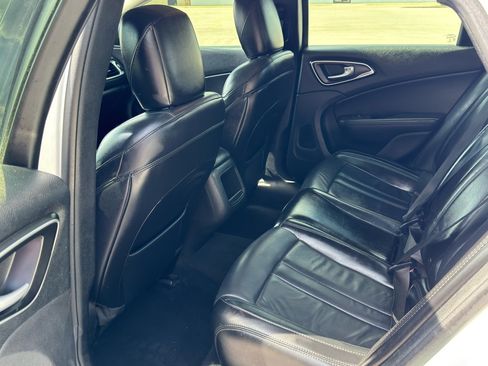 Used 2017 Chrysler 200 Limited Platinum image 42