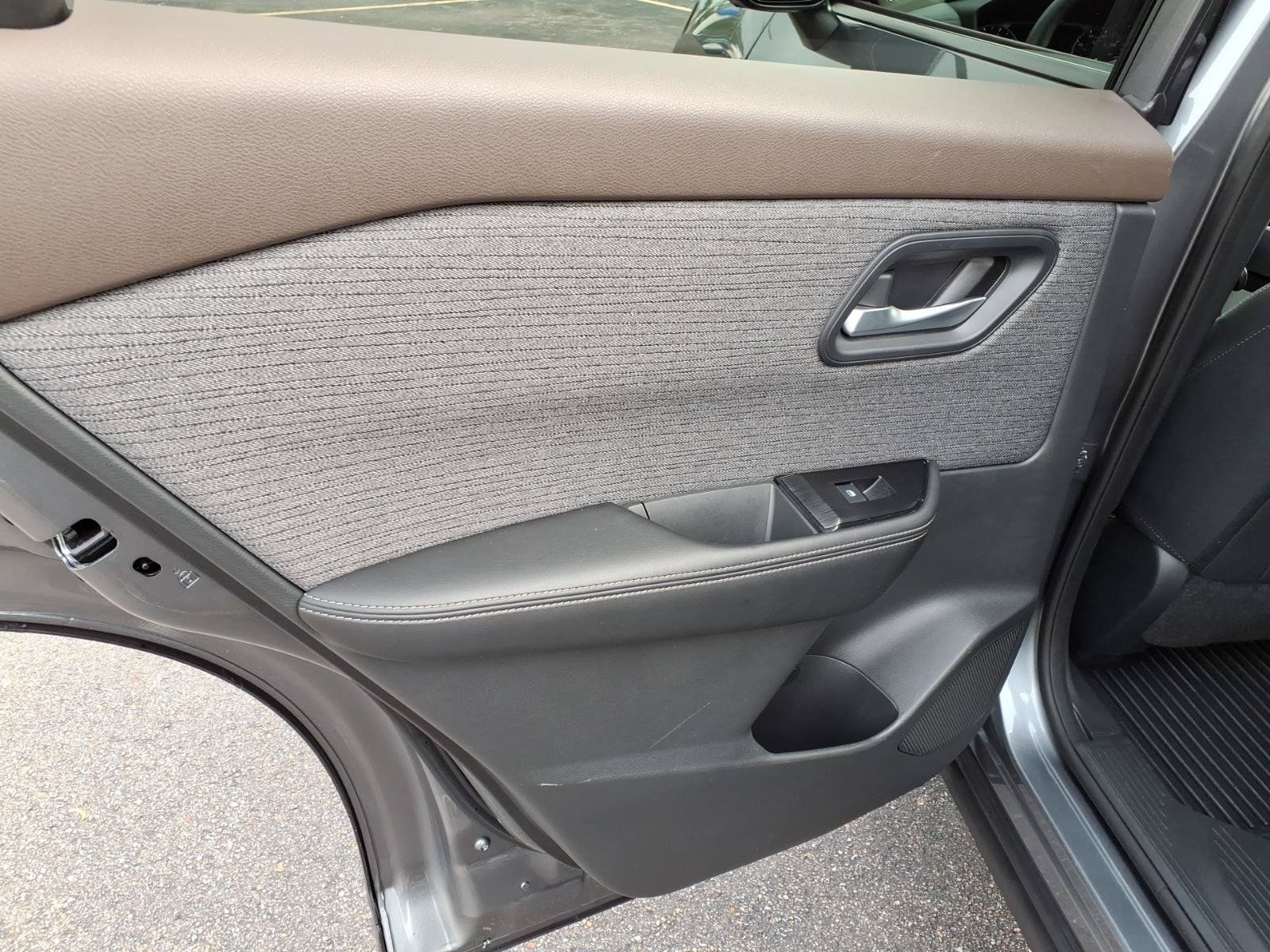 Used 2021 Nissan Rogue SV AWD/4WD image 8