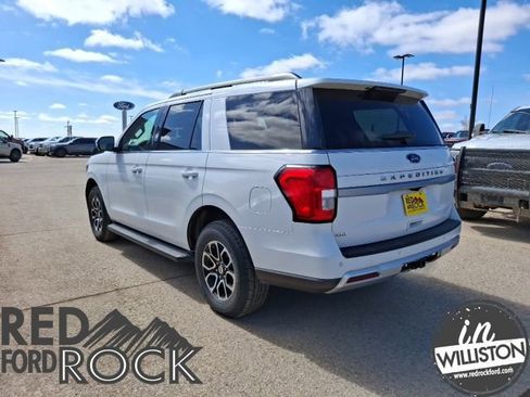 Used 2024 Ford Expedition XLT AWD/4WD image 4