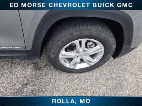 Used 2024 GMC Terrain SLE w/ Driver Convenience Package image 11