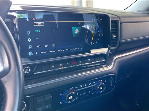 Used 2025 Chevrolet Silverado 1500 LT RWD image 10
