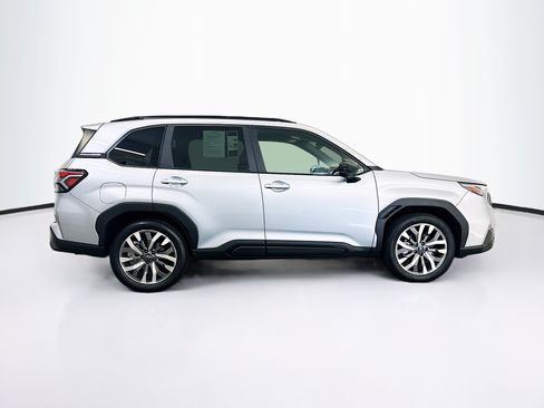 Used 2025 Subaru Forester Touring AWD/4WD image 10