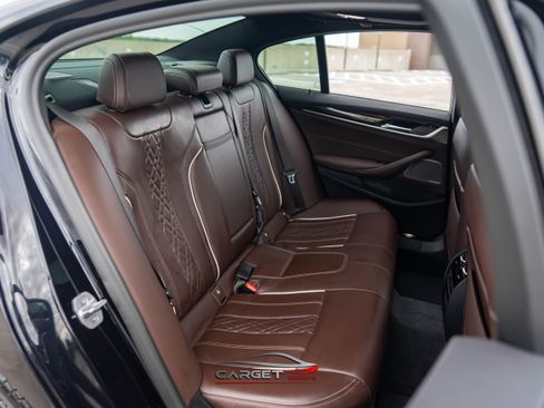 Used 2021 BMW M550i xDrive w/ Premium Package image 18