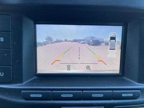 Used 2017 Ford Explorer XLT FWD image 8