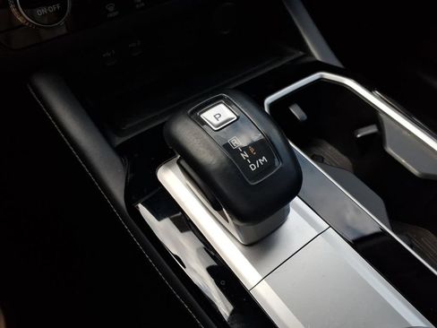 Used 2025 Mitsubishi Outlander SE FWD image 15