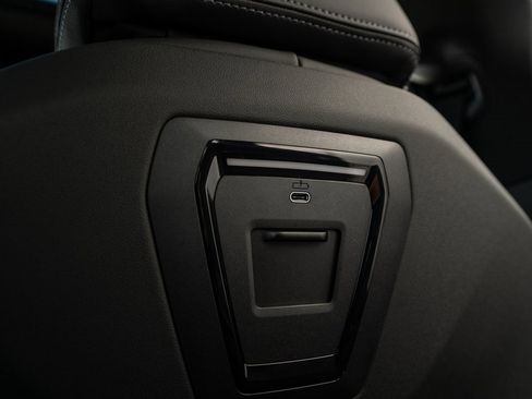 New 2026 BMW 530i xDrive w/ M Sport Package image 41