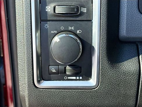 Used 2018 RAM 2500 SLT image 12