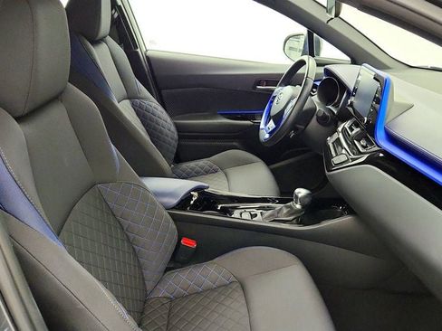 Used 2021 Toyota C-HR XLE FWD image 23