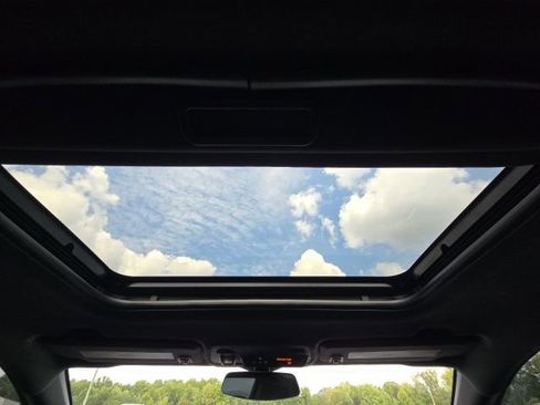 Used 2023 Chevrolet Camaro LT w/ Technology Package image 29