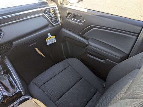 New 2025 GMC Canyon Elevation w/ Convenience Package image 18