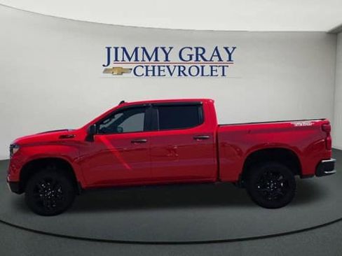 Used 2024 Chevrolet Silverado 1500 Custom Trail Boss w/ LPO, Dark Essentials Package AWD/4WD image 2
