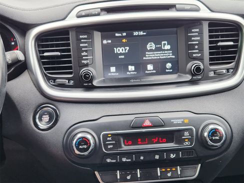 Used 2019 Kia Sorento EX image 16