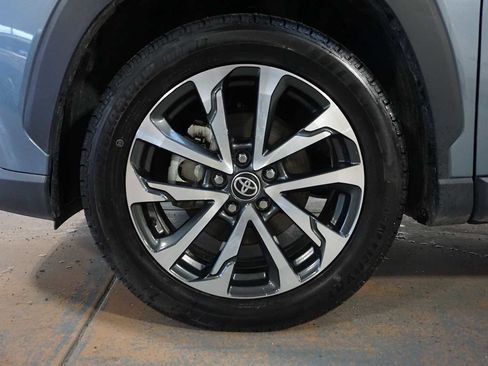 Used 2023 Toyota Corolla Cross XLE image 8