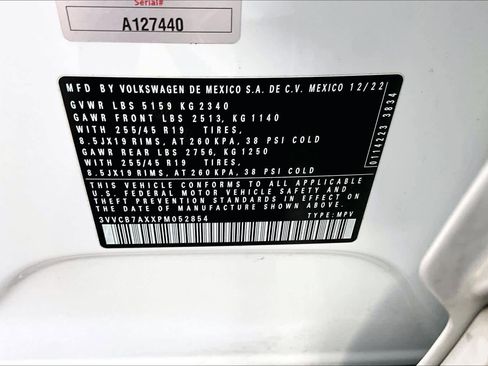 Used 2023 Volkswagen Tiguan SE R-Line image 32