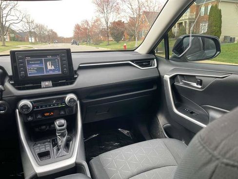 Used 2019 Toyota RAV4 XLE w/ Convenience Package image 54