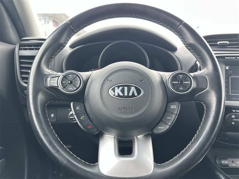 Used 2017 Kia Soul + image 20