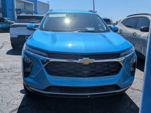 New 2026 Chevrolet Trax LT w/ Driver Confidence Package FWD image 2