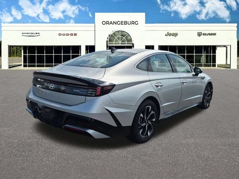 Used 2025 Hyundai Sonata SEL FWD image 9