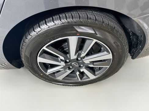 Used 2024 Nissan Versa SV FWD image 11