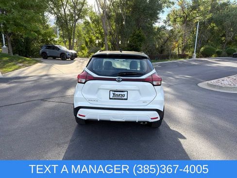 Used 2023 Nissan Kicks SR w/ SR Premium Package FWD image 5