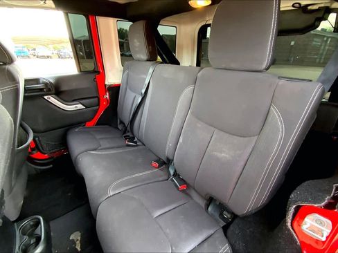 Used 2013 Jeep Wrangler Unlimited Sahara w/ Connectivity Group AWD/4WD image 20