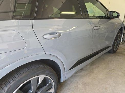 Used 2024 Audi Q4 e-tron Prestige AWD/4WD image 2