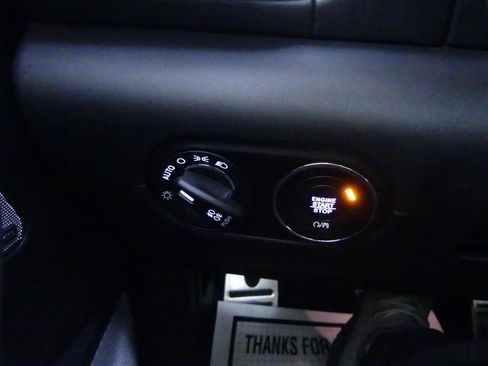 Used 2020 Maserati Levante GTS image 21