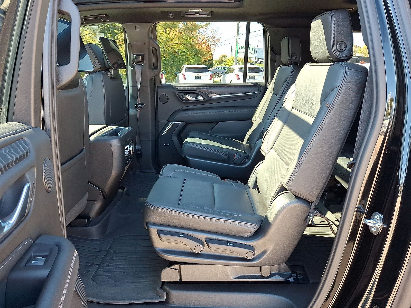 Certified 2023 GMC Yukon XL Denali w/ Denali Reserve Package AWD/4WD image 20