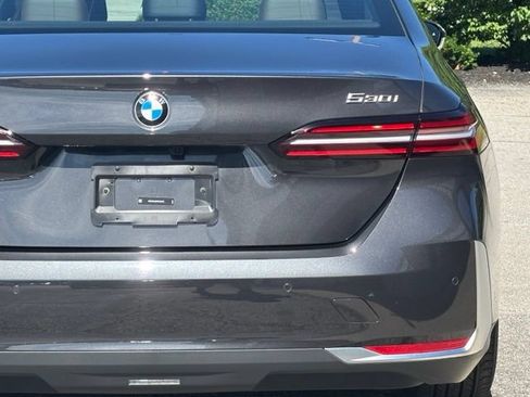 Certified 2026 BMW 530i xDrive w/ Premium Package AWD/4WD image 5