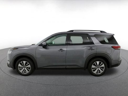 Used 2025 Nissan Pathfinder SV FWD image 4