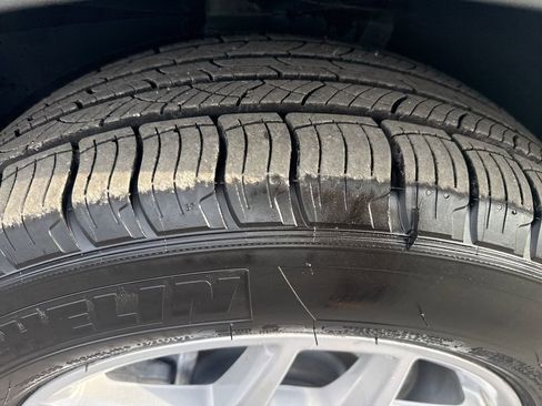 Used 2024 Ford Edge SEL image 14