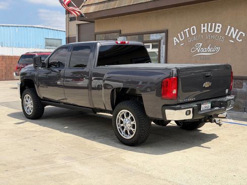 Used 2011 Chevrolet Silverado 2500 LT w/ Interior Plus Package AWD/4WD image 7