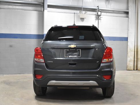 Used 2020 Chevrolet Trax LT FWD image 25